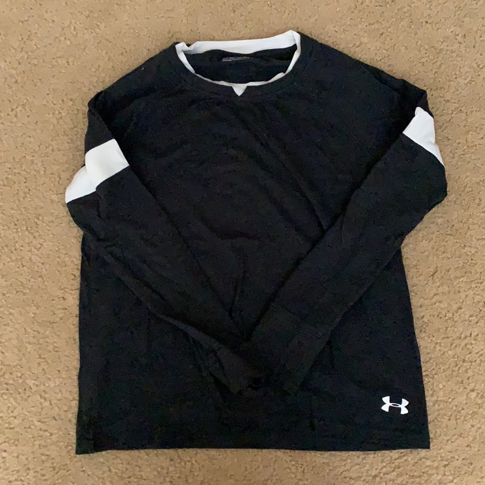 Grey long sleeve shirt